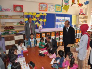 KARS 'TA ÖĞRENCİLERE KURU ÜZÜM DAĞITILDI