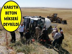Karsta beton mikseri devrildi