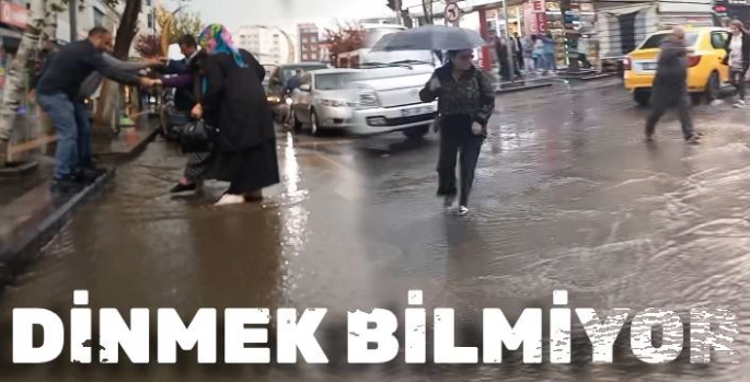 Kars'ta İki Gündür Etkili Olan Sağanak Yağış Hayatı Zorlaştırdı