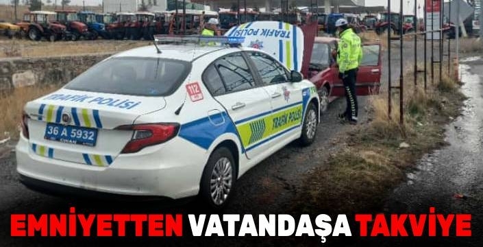 Kars’ta Soğuklar Etkisini Gösterdi: Aküsü Biten Araca Polis Ekiplerinden Yardım