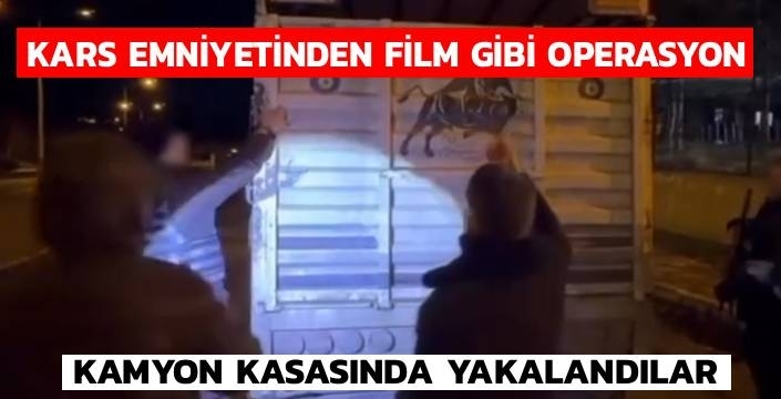 Kars’ta Kamyonet Baskını: 12 Kaçak Göçmen Yakalandı, 4 Organizatör Tutuklandı!
