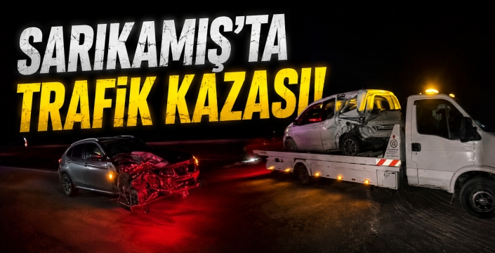 Sarıkamış’ta Gece Yarısı Kaza: 2 Araç Çarpıştı