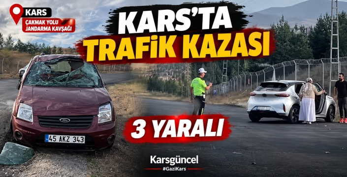 Kars’ta Jandarma Kavşağında Kaza: 3 Yaralı